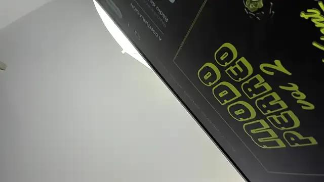 Freechat JenniferHills on StripChat