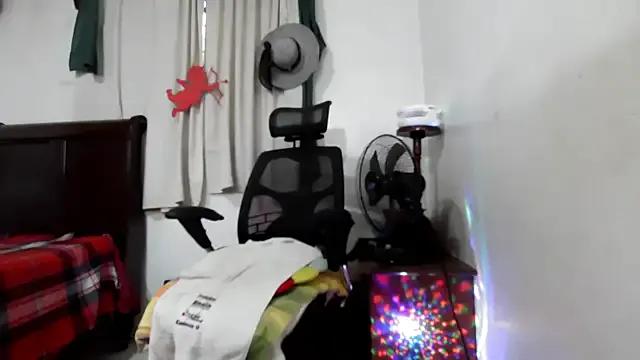 Freechat jenny_milf69 on StripChat