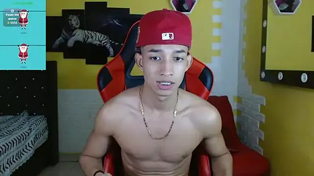 Freechat jose_sexycumm on StripChat