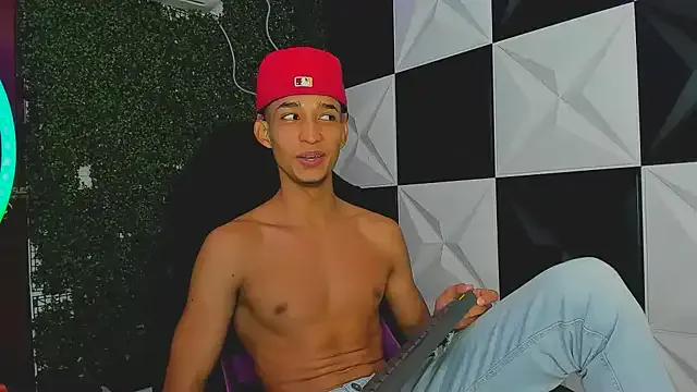 Freechat jose_sexycumm on StripChat