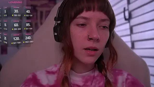 Freechat juliapie on StripChat