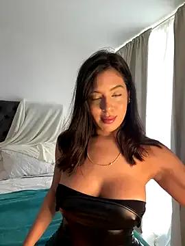 Freechat kamivolkano on StripChat