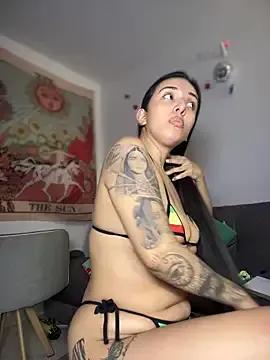 Freechat kiaraglam2 on StripChat