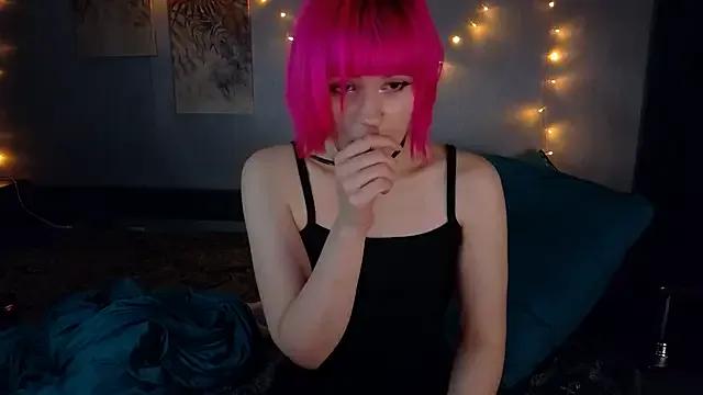 Freechat KikiMoor on StripChat