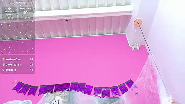 Freechat kinkyandsavage on StripChat