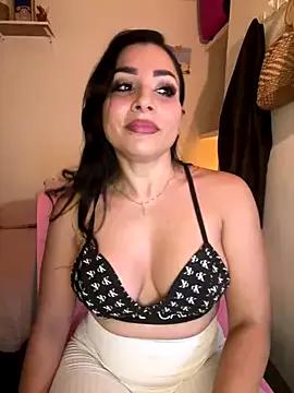Freechat laemmarouse on StripChat