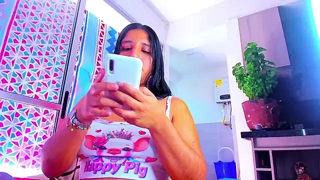 Freechat laura_goddess_ts on StripChat