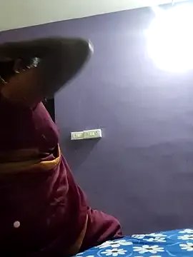 Freechat laxmipriya143 on StripChat