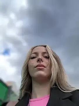 Freechat LoraaDoll on StripChat