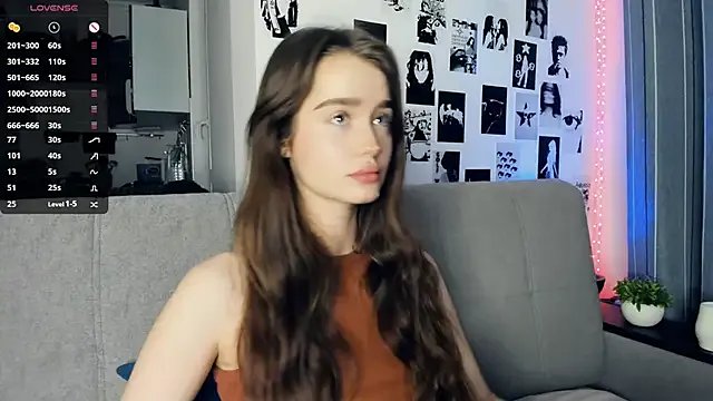 Freechat lovelyalivia on StripChat