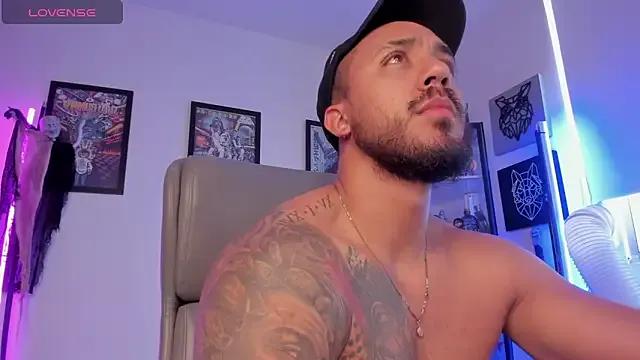 Freechat luck_spartans on StripChat