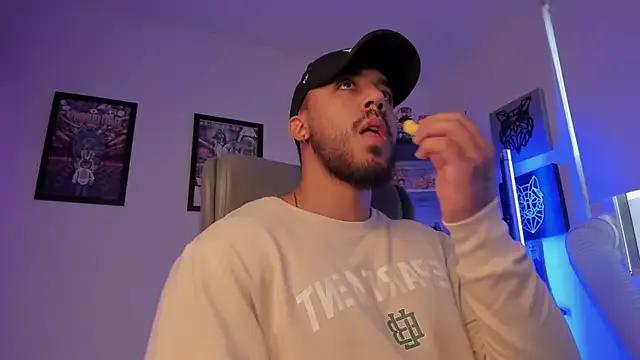 Freechat luck_spartans on StripChat