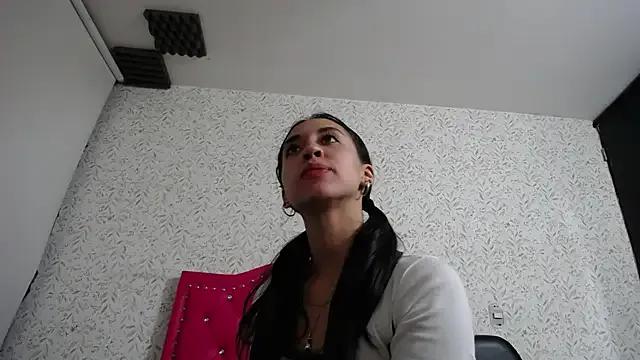 Freechat luly_pink on StripChat