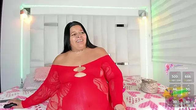 StripChat LunaaSweett is Freechat LunaaSweett — good day, open ass + oil ass