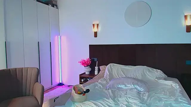 Freechat LunaticaBae on StripChat