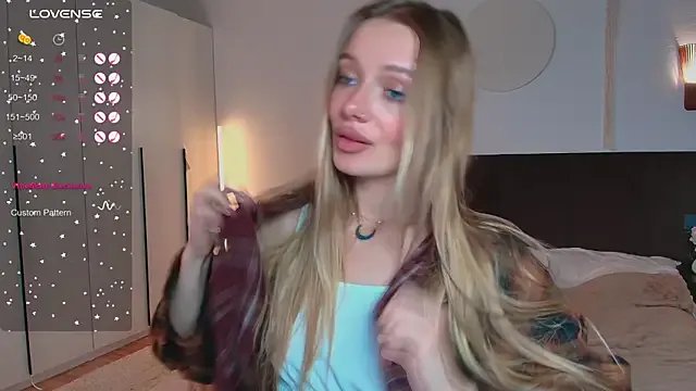 Freechat LunaticaBae on StripChat