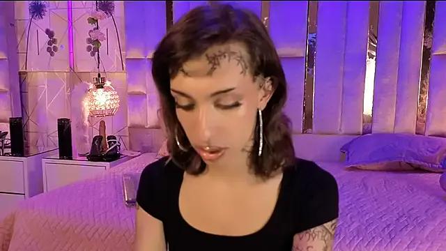 Freechat MadisonWood01 on StripChat