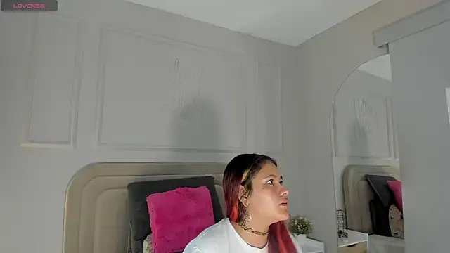 Freechat Maristxxr on StripChat