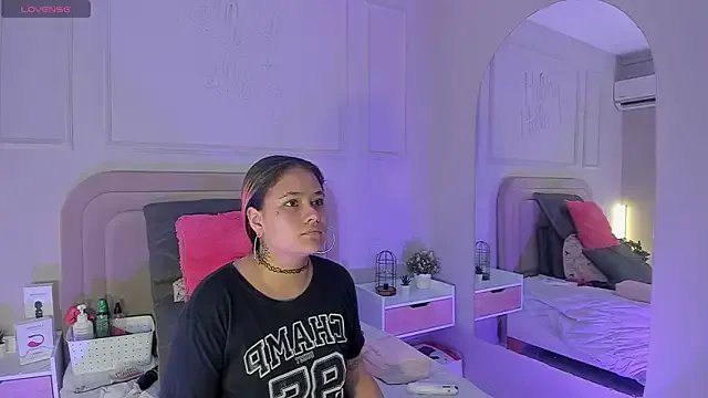 Freechat Maristxxr on StripChat