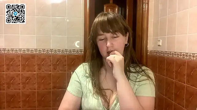 Freechat MaroonMoon_ on StripChat