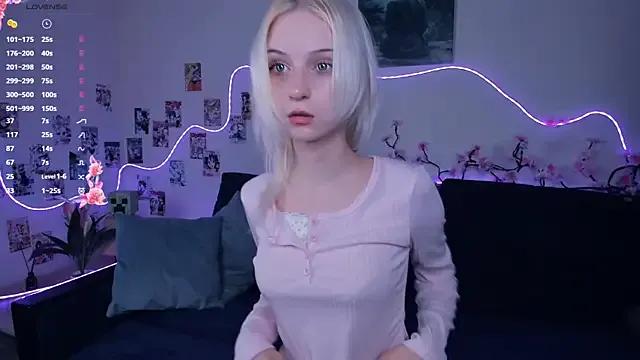 StripChat Megan--chan is Private Megan--chan — show my bra