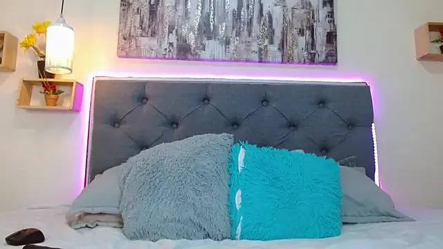 Private mia_aira on StripChat