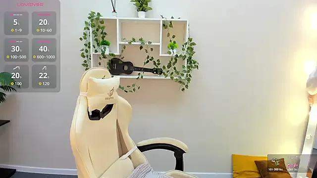 StripChat Michele_Greenn is Freechat Michele_Greenn — Teasing boobs