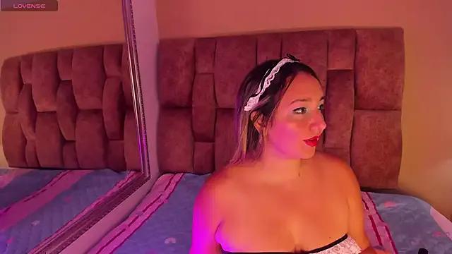 Freechat MiiaHot on StripChat