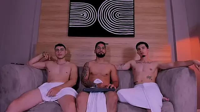 Private mike_friends on StripChat