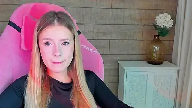 Freechat MilanaBalmain on StripChat