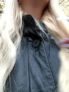 Freechat Milkyy_wway on StripChat