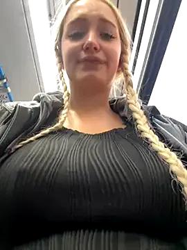 Freechat Milkyy_wway on StripChat