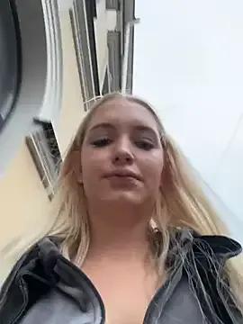 Freechat Milkyy_wway on StripChat