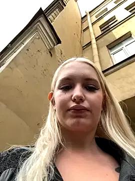 Freechat Milkyy_wway on StripChat