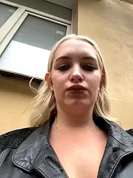 Freechat Milkyy_wway on StripChat