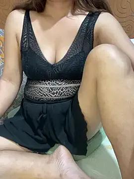 StripChat Min-sexy01 is Freechat Min-sexy01 — I am a poor girl. Please help me earn mo