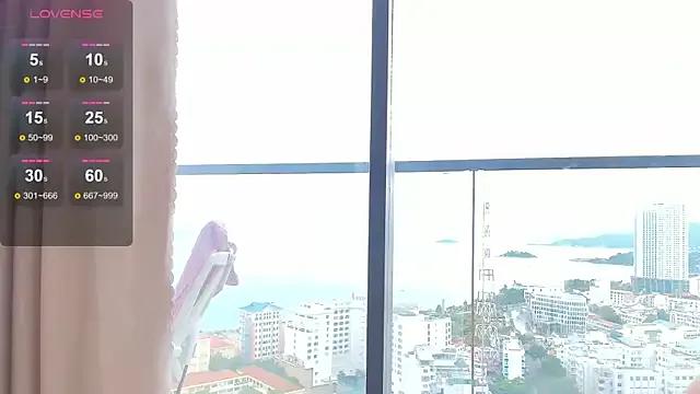 Freechat minamoons on StripChat