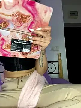 Freechat MissyDior8 on StripChat