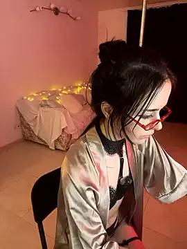 Freechat mollyposhh on StripChat