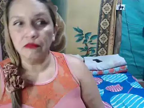 Freechat mom_son_dirty on StripChat