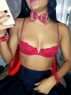 Freechat moreninhasilva on StripChat