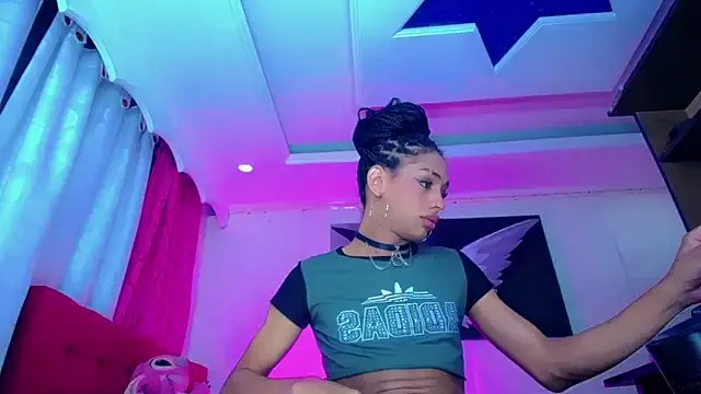 NahomiCamper on StripChat