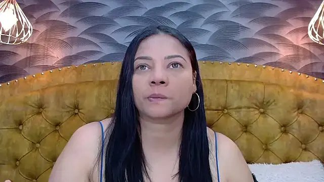 Freechat NahomiFireSex on StripChat