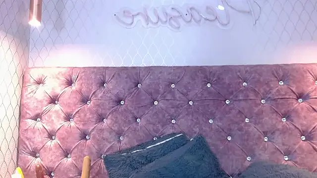 Freechat NahomiFireSex on StripChat