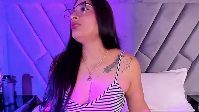 Freechat nataliee_foster on StripChat