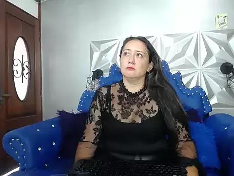 Freechat naughty_milf_esmeralda on StripChat