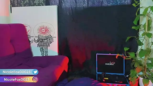 Freechat NicoleFox23_ on StripChat