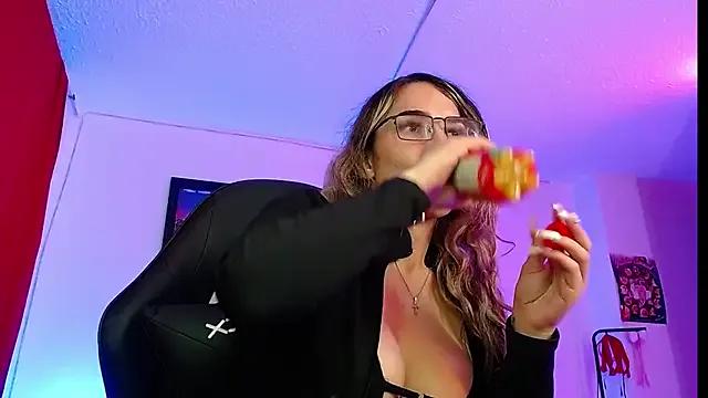 Freechat Niky_777 on StripChat