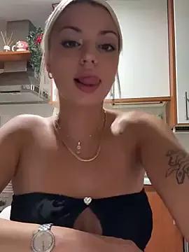 Freechat Noeliagglow on StripChat