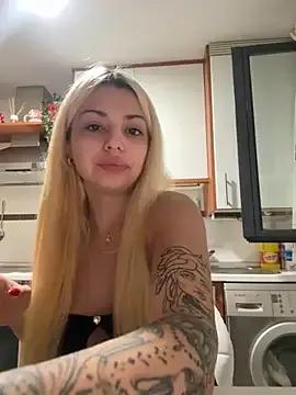 Freechat Noeliagglow on StripChat